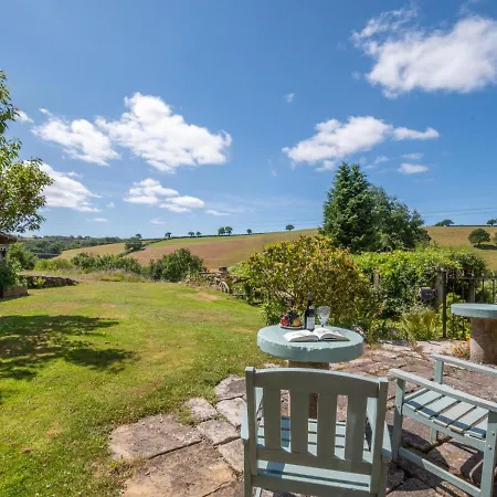 Coombe House Retreat Holiday home
